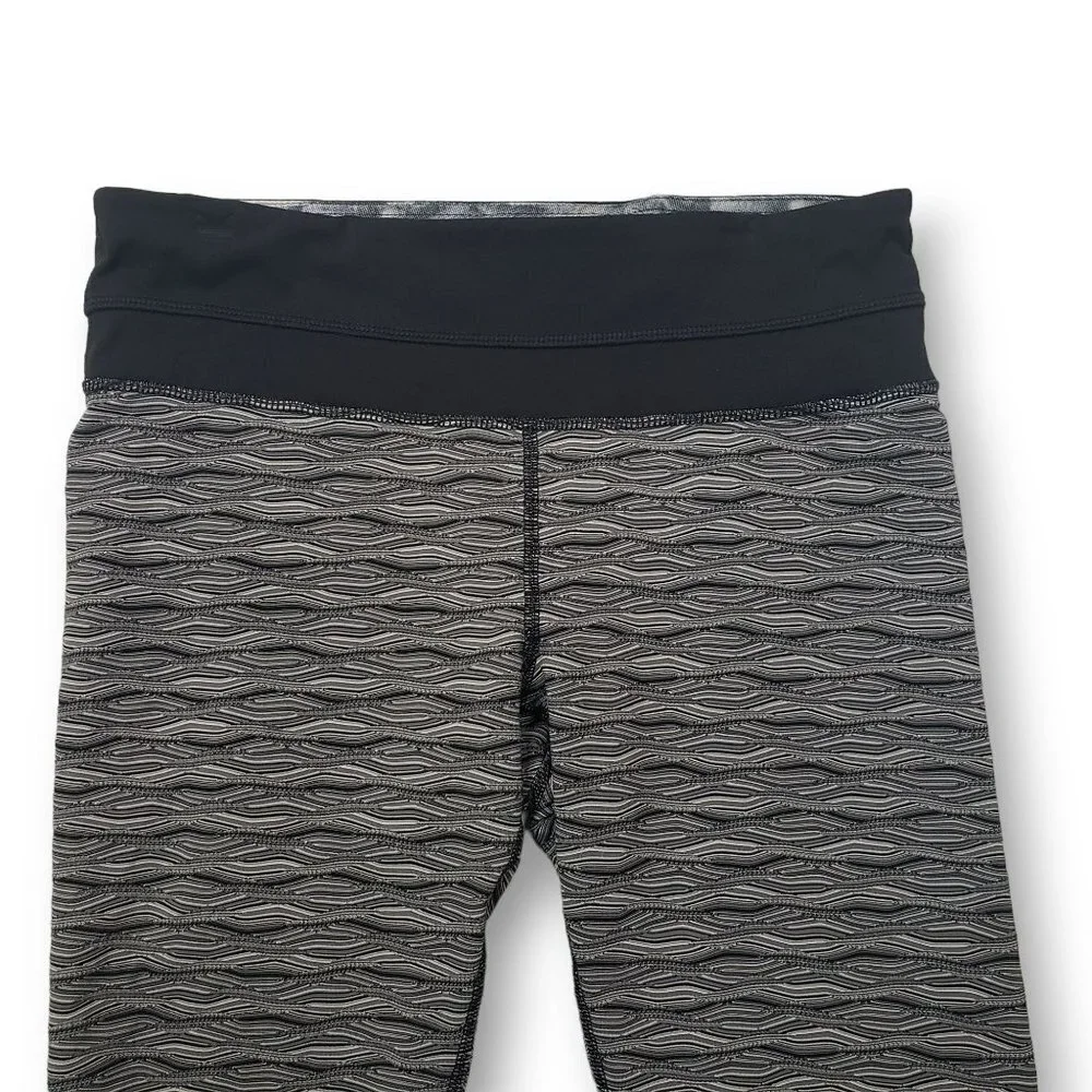 Lululemon Run Inspire Crop II Womens 6 Luxtreme Textured Wave Black Silver Spoon